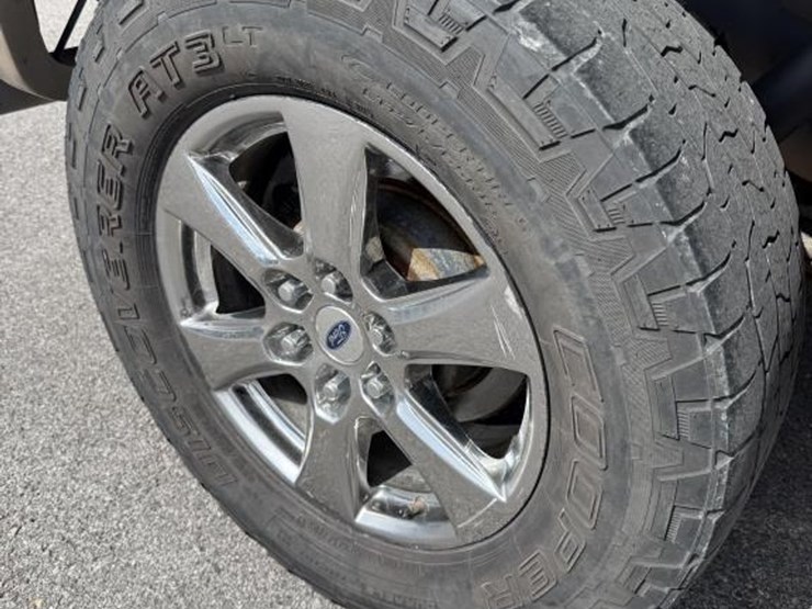 2011-ford-f150-lariat-image-22