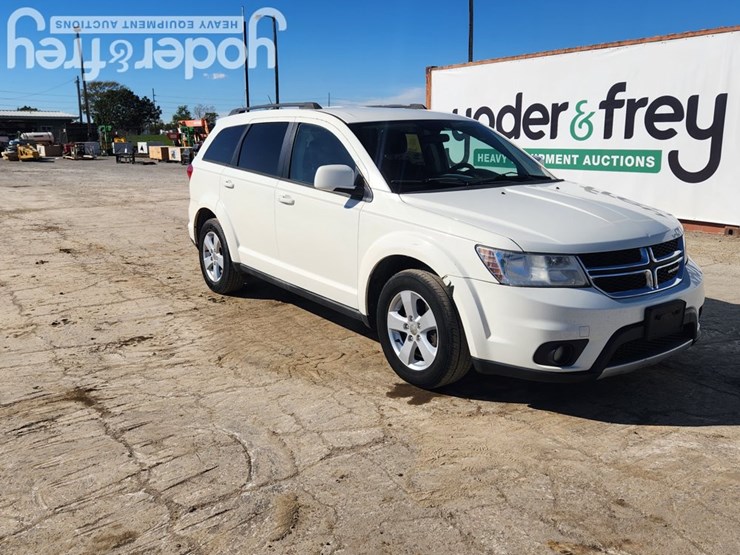 2012-dodge-journey-image-17