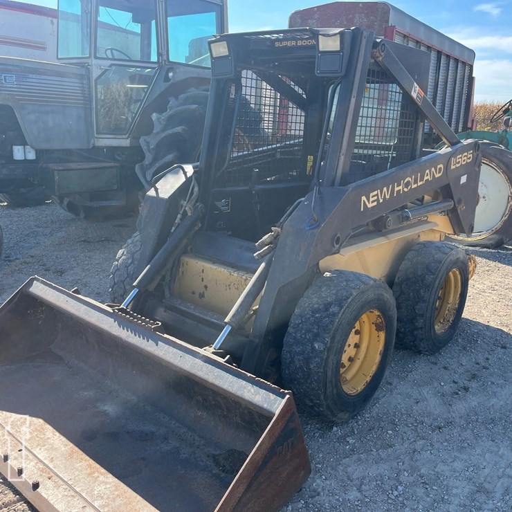 NEW HOLLAND LX565