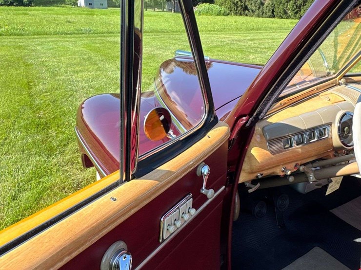 1947-ford-super-deluxe-sportsman-image-111