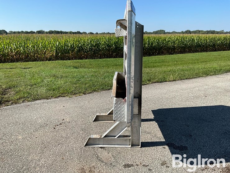 koneta-diamond-brite-aluminum-truck-headache-rack-image-8