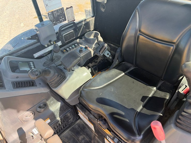 yanmar-vio55-image-28