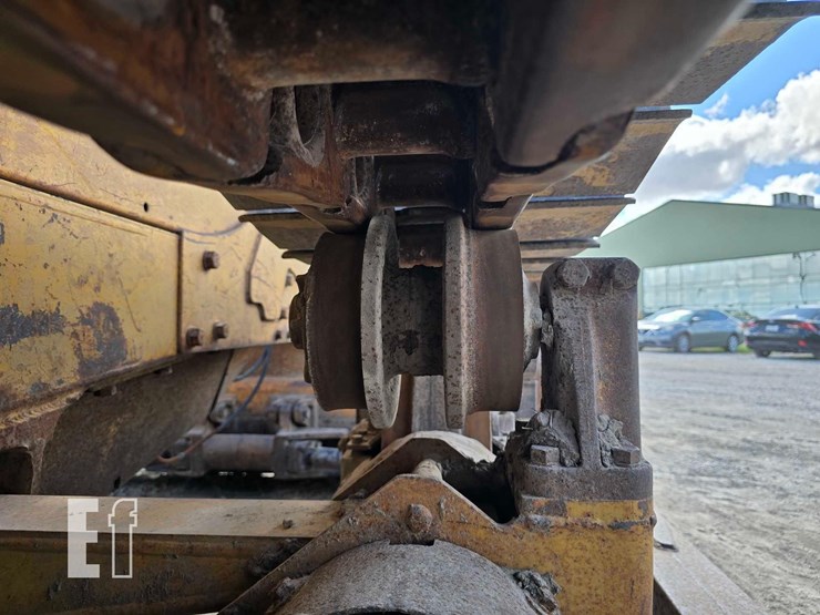 caterpillar-d6d-image-34