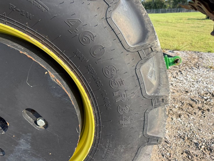 2017-john-deere-6110m-image-6