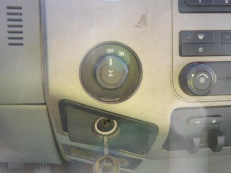 2011-ford-f350-image-22