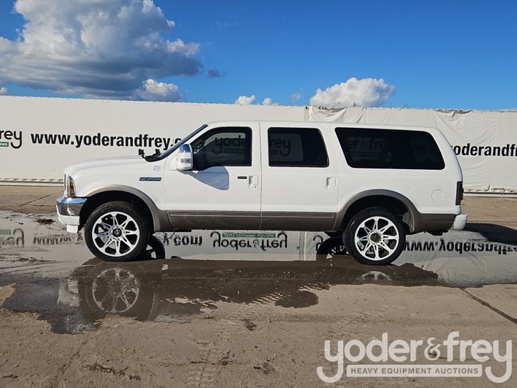 2001-ford-excursion-image-2
