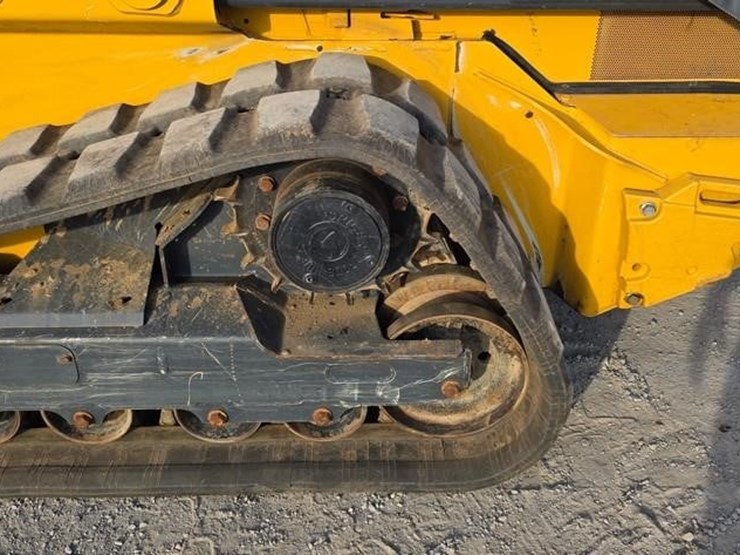 2022-deere-333g-image-24