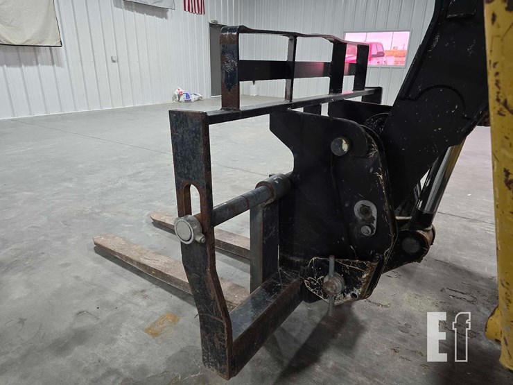 2019-caterpillar-tl1255d-image-12