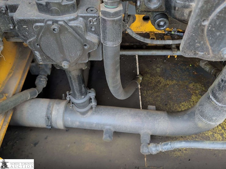 2010-john-deere-450-image-66