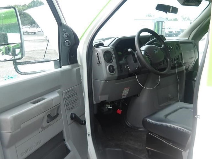 2017-ford-e450-image-17
