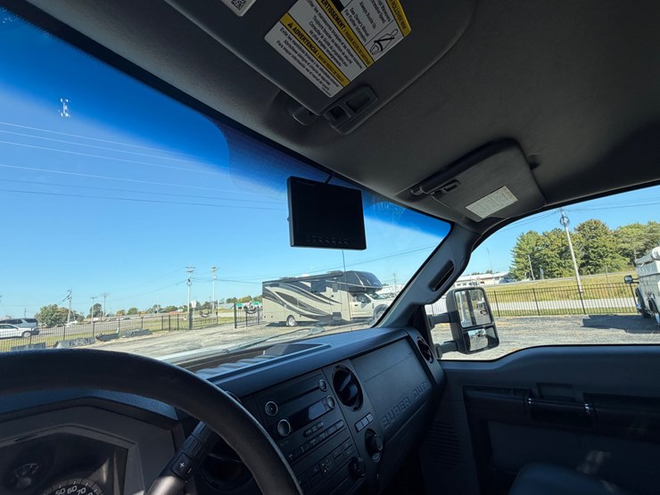 2016-ford-f550-image-18