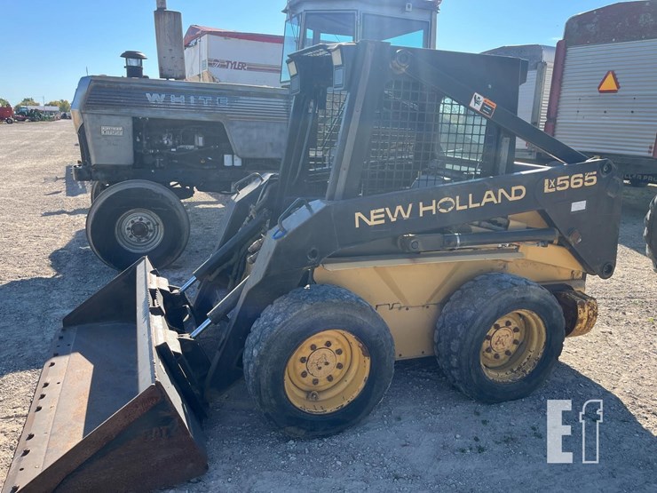 new-holland-lx565-image-2