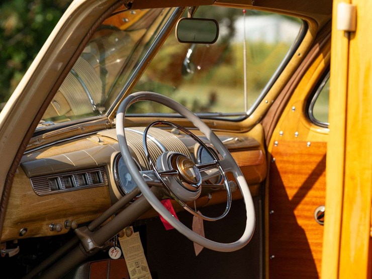 1947-ford-super-deluxe-woody-wagon-image-110