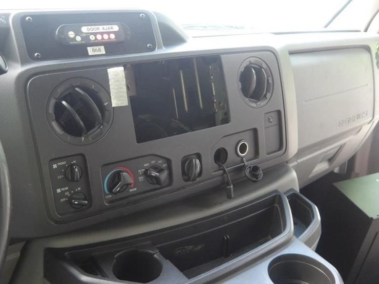 2016-ford-e450-image-21