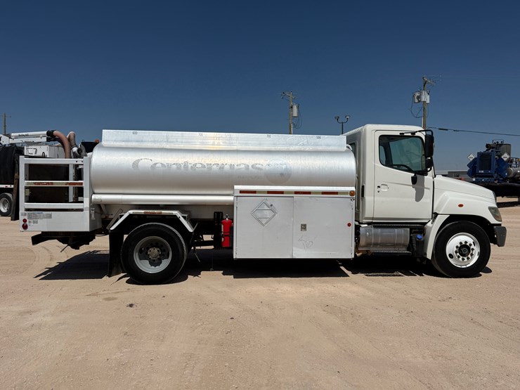 2015-hino-338-image-3