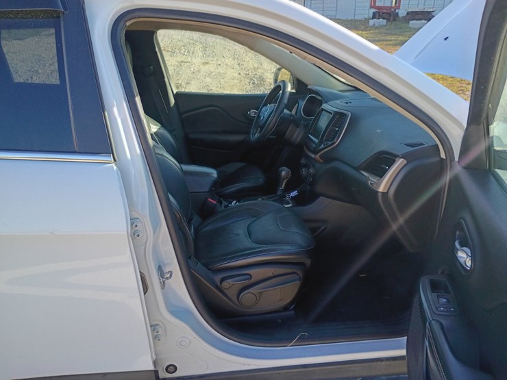 2014-jeep-cherokee-image-30