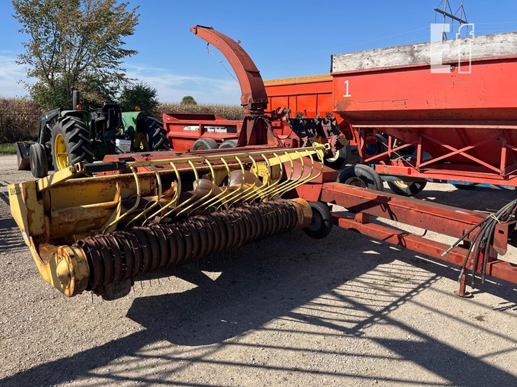 new-holland-900-image-1