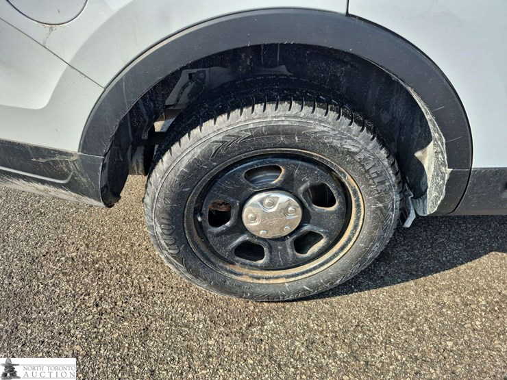 2018-ford-explorer-image-25