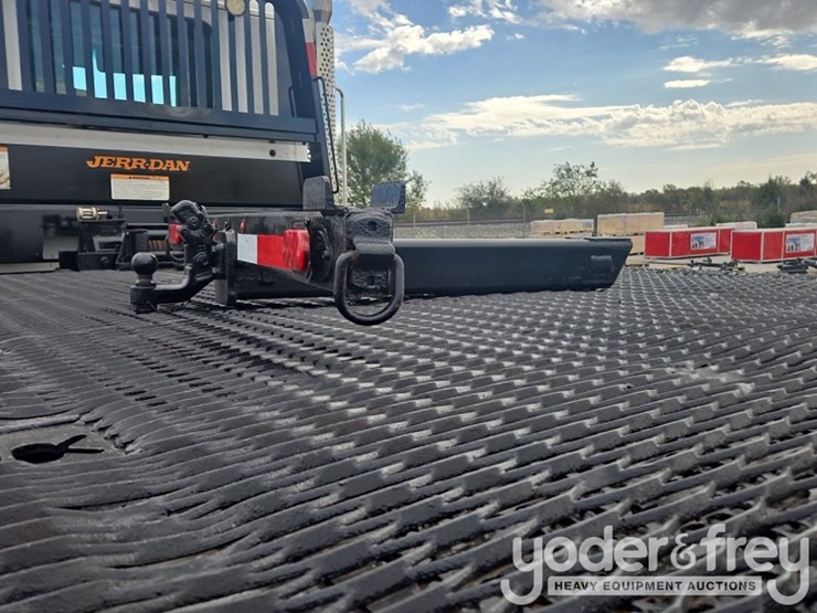 2017-kenworth-t880-image-25