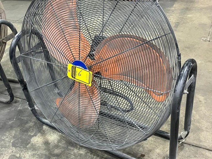 global-industrial-36"-floor-fan-image-1