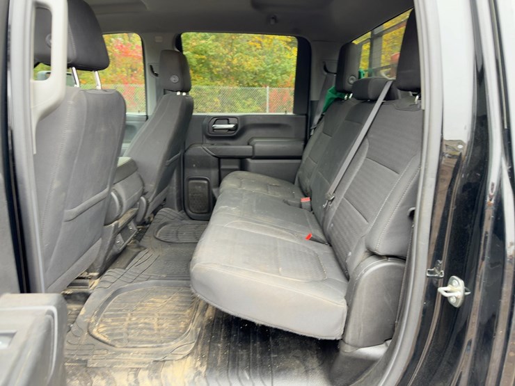 2020-chevrolet-silverado-2500hd-image-21