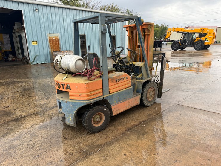 toyota-4k-forklift-image-4