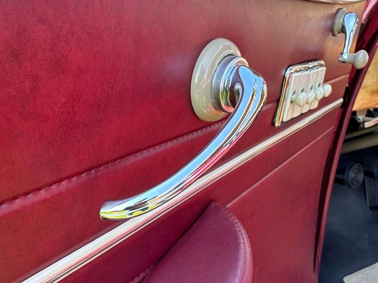 1947-ford-super-deluxe-sportsman-image-158