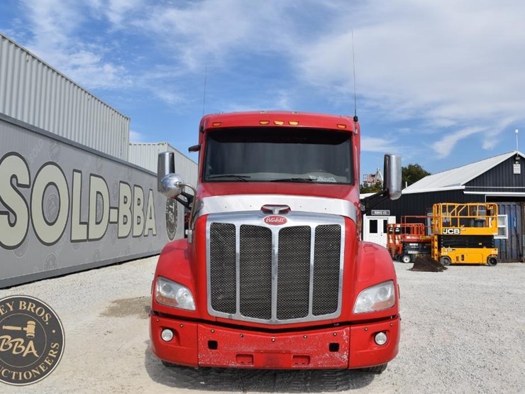 2014-peterbilt-579-image-12
