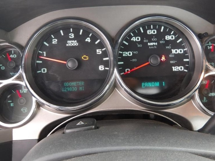 2011-chevrolet-silverado-2500-image-18