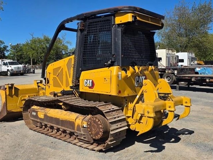 2021-caterpillar-d3-image-4