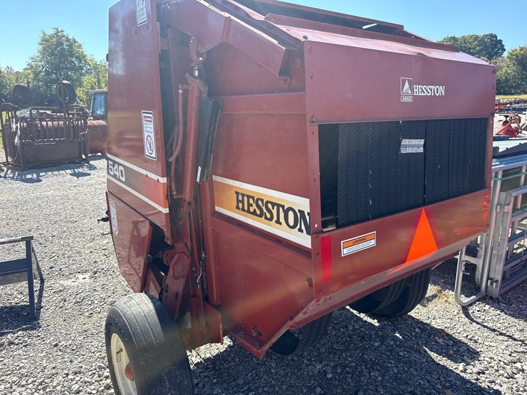 hesston-540-image-2