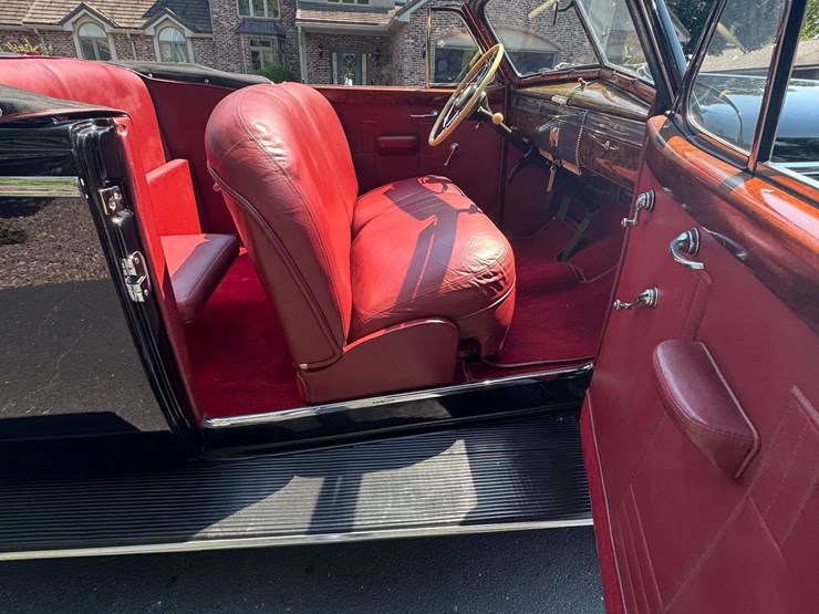 1939-cadillac-series-90-v-16-convertible-coupe-image-42
