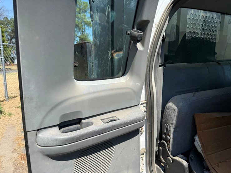 2004-ford-f450-image-53