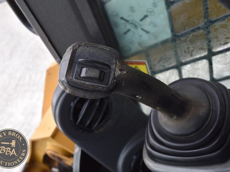 2016-caterpillar-289d-image-48