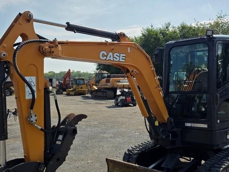 2018-case-cx37c-image-7