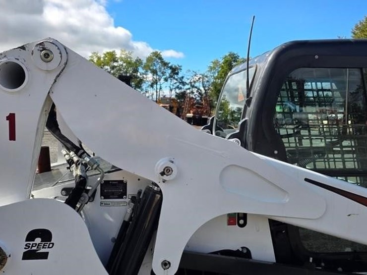 2023-bobcat-s740-image-16