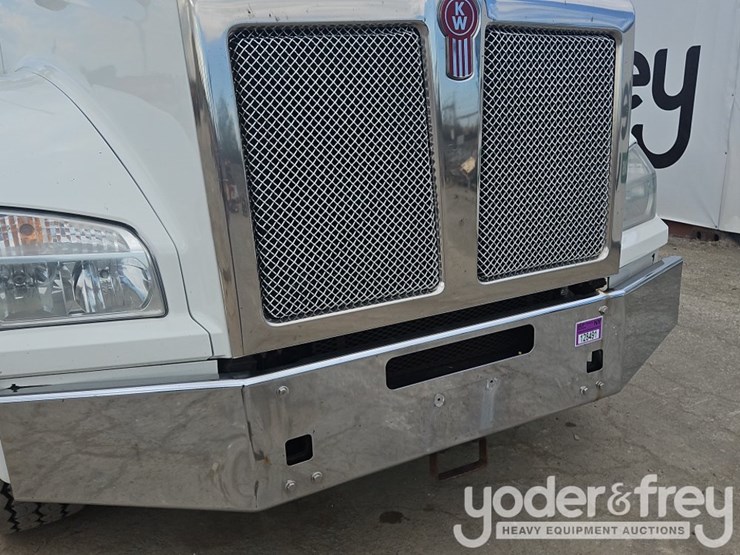 2017-kenworth-t880-image-48