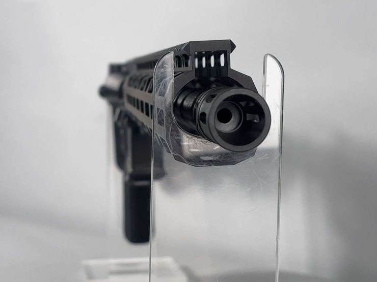 radical-firearms-rf-15-5.56mm-rifle-sn#-25-088585,-adjustable-stock,-manual,-in-original-box-image-17