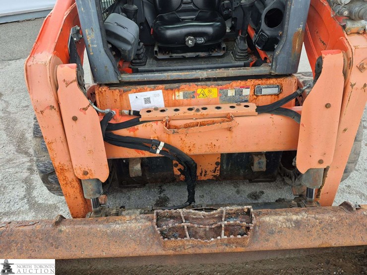 2018-kubota-ssv65-image-12