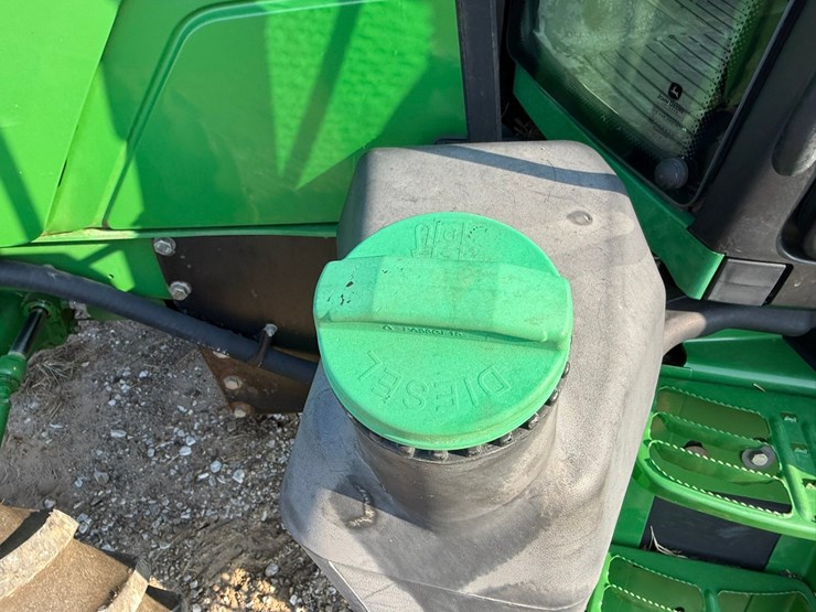 2017-john-deere-6110m-image-35