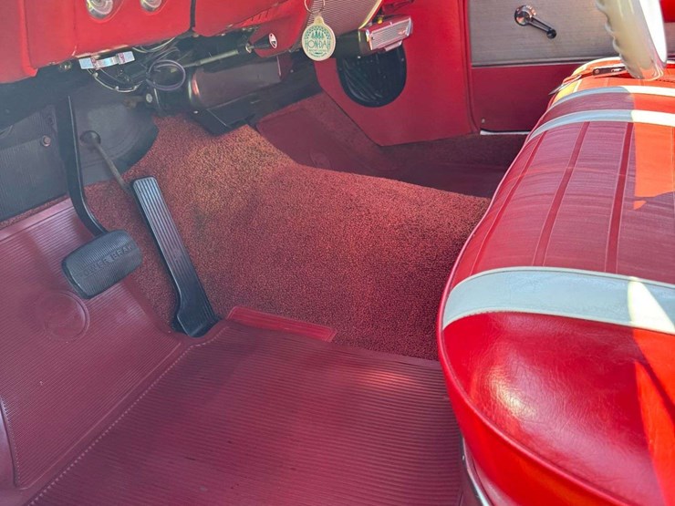 1961-chevrolet-impala-convertible-unrestored-original-image-117
