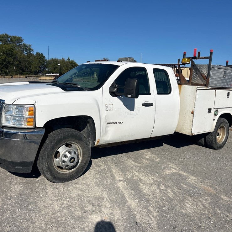 2013 CHEVROLET 3500