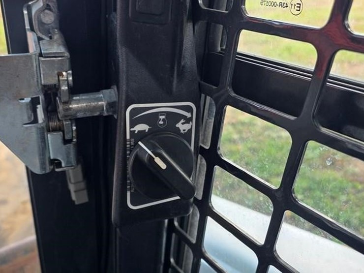 2018-bobcat-s550-image-50