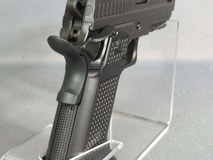 fusion-firearms/-ermo-xp-pro-9x19-pistol-sn#-tk670-25e03283,-2-total-mags,-cleaning-kit,-with-hard-case,-in-original-box-image-7