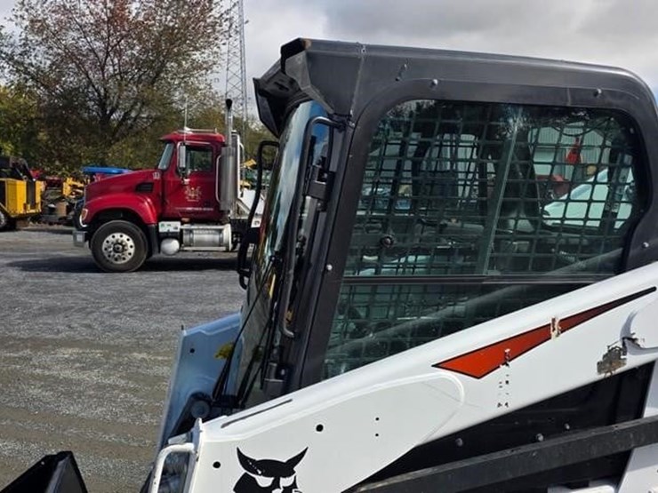 2023-bobcat-s740-image-31