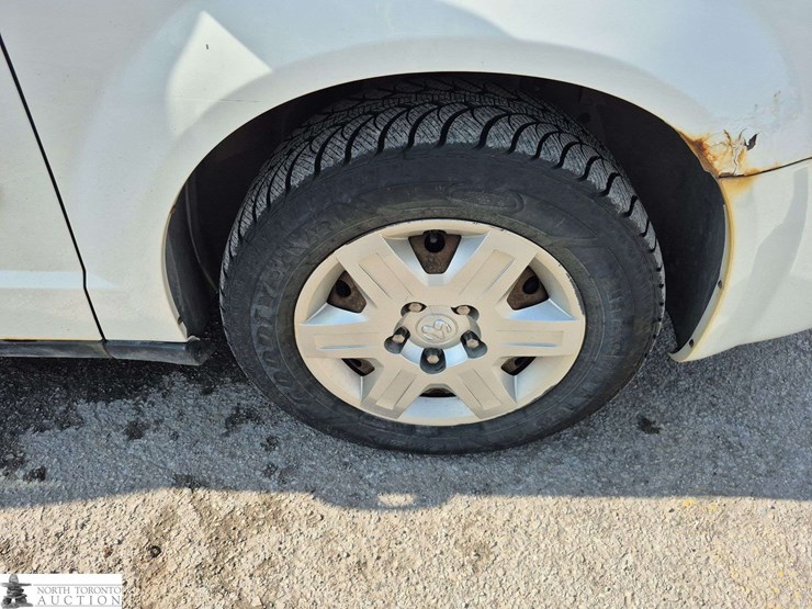 2010-dodge-grand-caravan-image-30