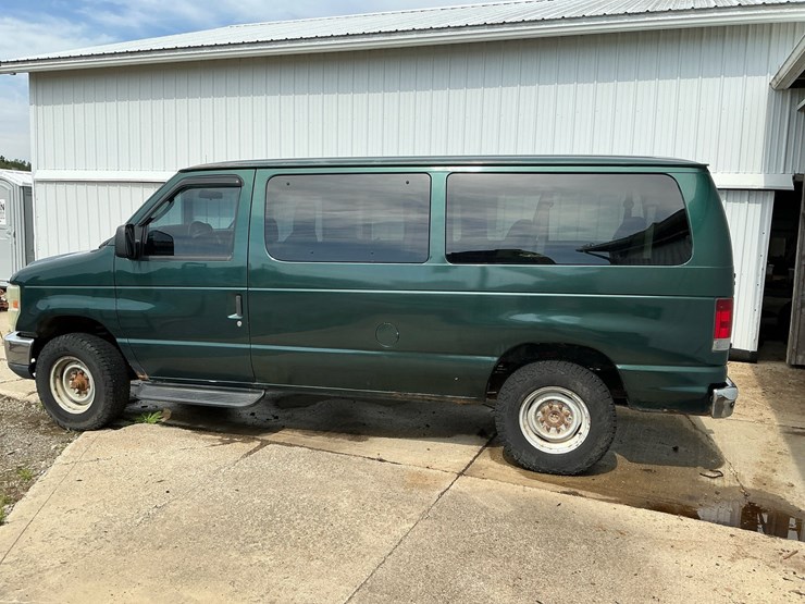 2009-ford-e350-image-3