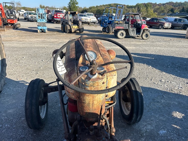 ford-tractor-image-9