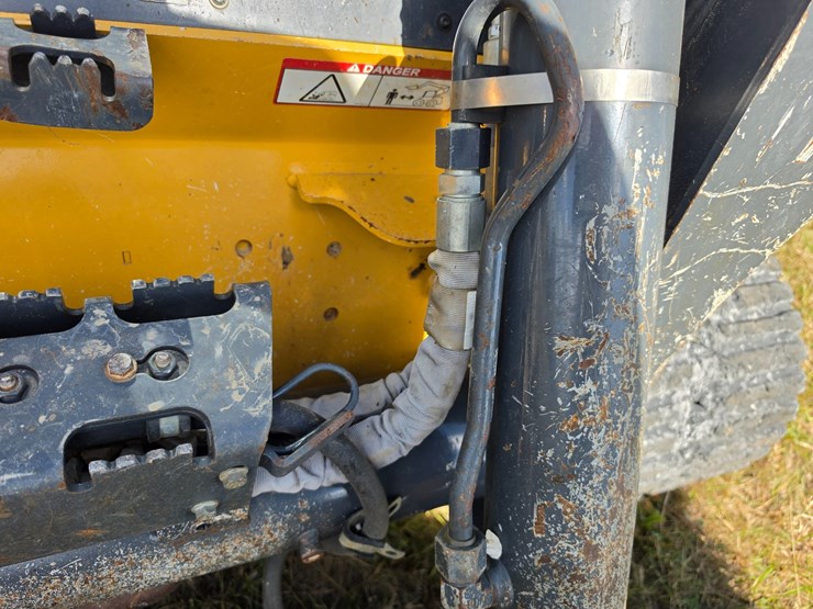 deere-333g-image-70