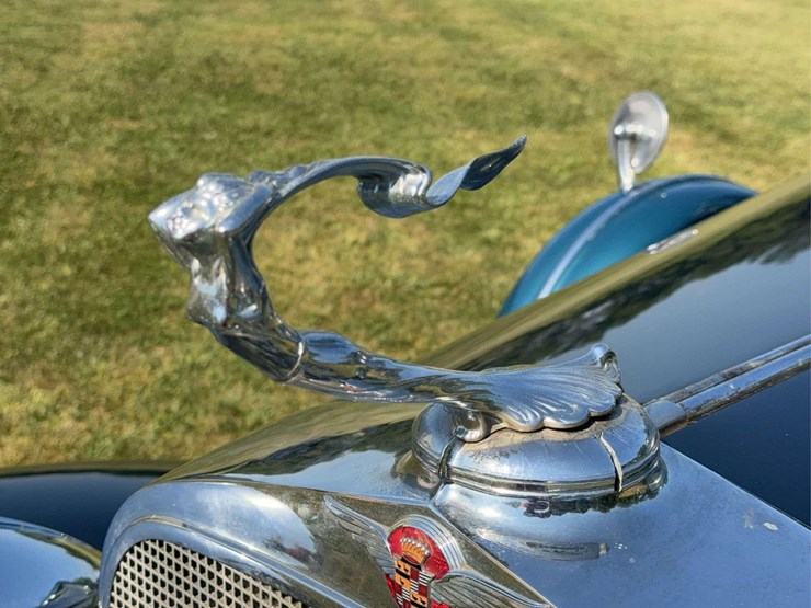 1932-cadillac-v-16-fleetwood-image-14